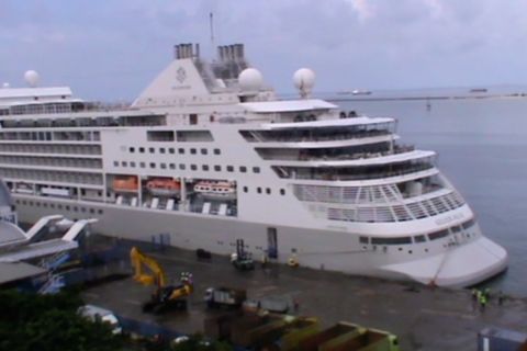 Kapal pesiar MS Silver Muse tiba di Makassar bawa 547 wisman