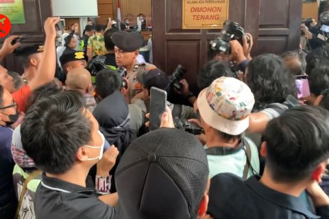 Kericuhan terjadi pascapembacaan vonis Richard Eliezer