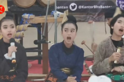 Lestarikan bahasa daerah agar tidak punah