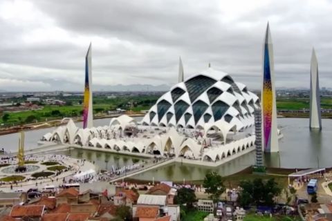 Masjid Raya Al-Jabbar ditutup 2 pekan, Ridwan Kamil: Evaluasi