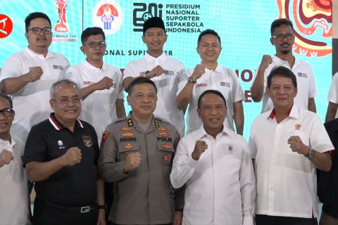 Menpora kukuhkan presidium nasional suporter sepak bola Indonesia