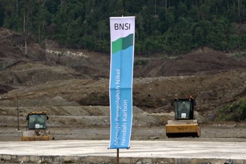 Pertambangan hijau dengan membangun smelter rendah karbon