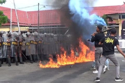 Polda Kalteng gelar simulasi pengamanan di KPU