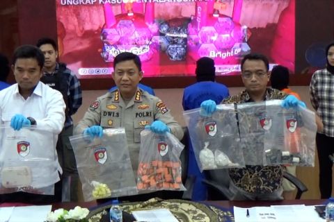 Polda Sumbar ungkap kasus pengoplosan gas bersubsidi
