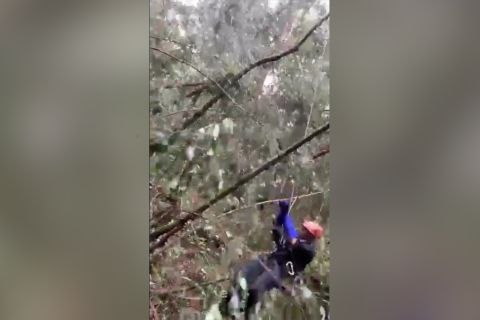 Tim SAR hentikan sementara evakuasi kru helikopter Polda Jambi