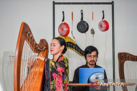 Musik eksperimental dari pakaian dan alat masak