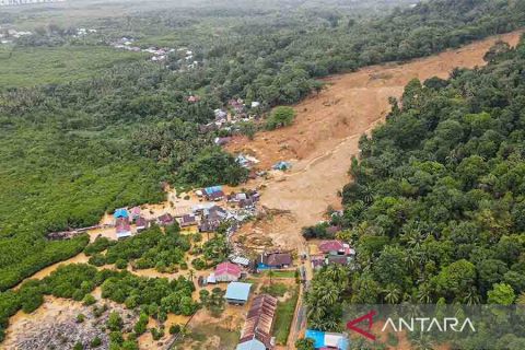 Bencana tanah longsor di Serasan