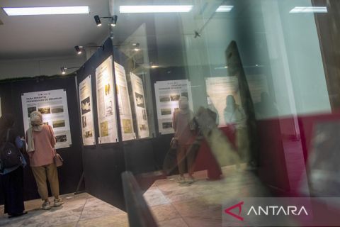 Pameran sejarah Gedung Merdeka dan diplomasi perdamaian dunia
