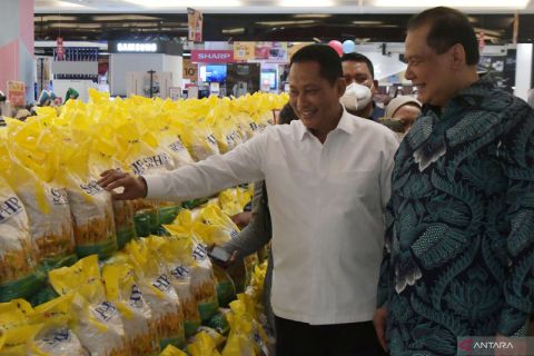 Peluncuran beras SPHP di Transmart