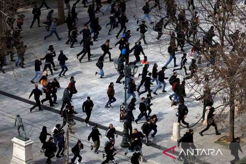 Pekerja Yunani mogok kerja untuk memprotes kecelakaan kereta