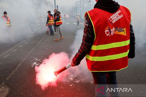 Unjuk rasa reformasi pensiun di Prancis