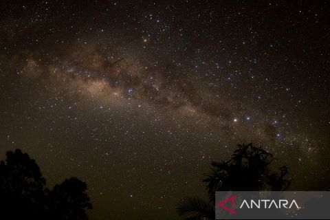Melihat gugusan Bima Sakti di langit Bali