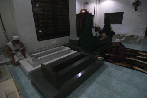 Berziarah ke Makam Pendiri Alkhairaat