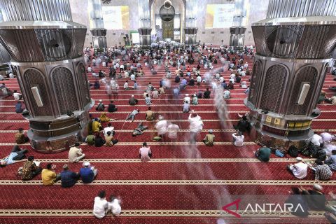 Shalat Jumat pertama di bulan Ramadhan