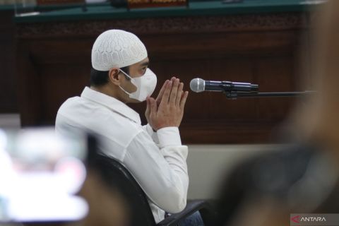 Sidang perdana Ferry Irawan