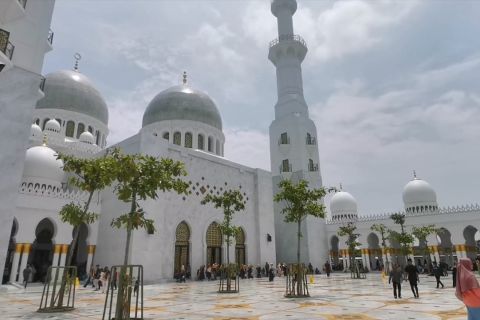 6.000 paket buka puasa disiapkan Masjid Raya Sheikh Zayed Solo
