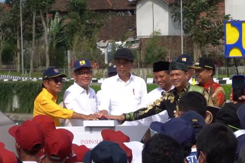 ​​​​​​​Atasi banjir, Jokowi resmikan Kolam Retensi Andir