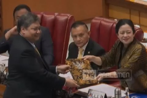 DPR sahkan Perpu Cipta Kerja menjadi UU
