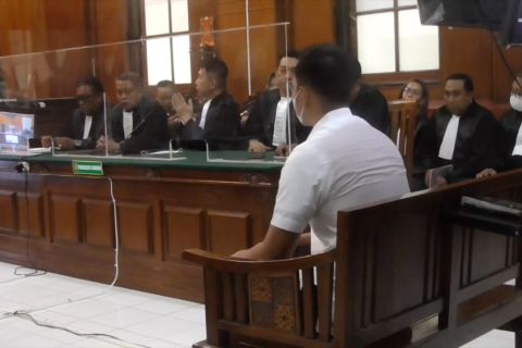 Dua terdakwa tragedi Kanjuruhan divonis bebas