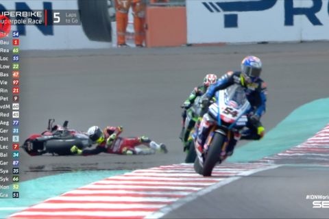 Insiden sialnya Loris Baz warnai Superpole Race WSBK Mandalika