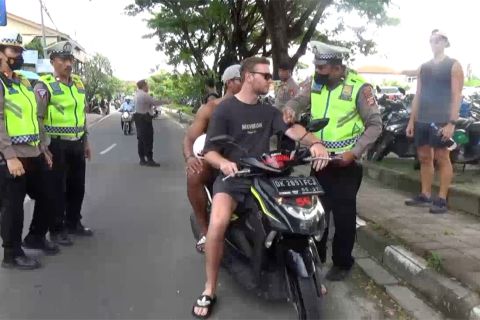 Pengajuan pencabutan VoA, Bali sedang tunggu keputusan pusat