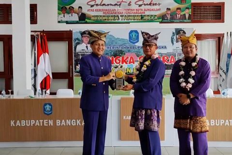Raih piala Adipura ke-11, Pemkab Bangka kirab keliling kota Sungailiat