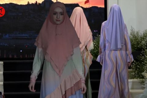 Rayakan Lebaran 2023 dengan busana sentuhan warna lembut