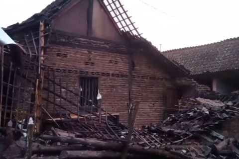 Angin puting beliung rusak rumah warga di tiga desa di Madiun