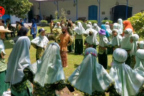 Permainan tradisional, daya tarik baru di Keraton Surakarta