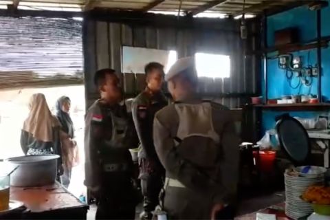 Satpol PP Cilegon patroli pengawasan rumah makan saat Ramadhan