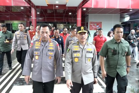 Tinjau RS Polri, Kapolri pastikan dalami sumber api kebakaran Plumpang