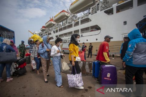 Mudik awal di Pelabuhan Batu Ampar