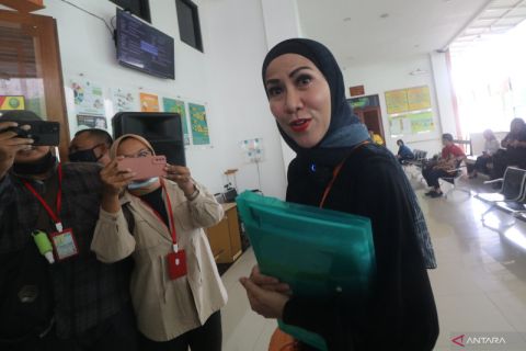 Venna Melinda hadiri sidang Ferry Irawan