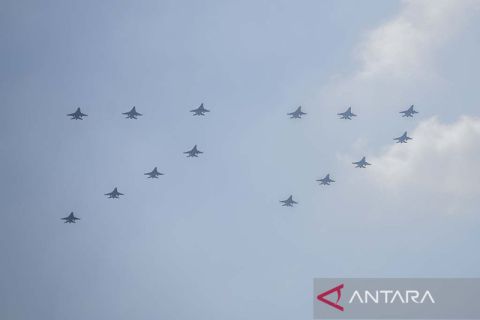 Atraksi di udara peringatan HUT 77 TNI AU