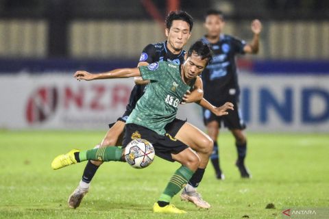 Arema FC lawan Bhayangkara FC