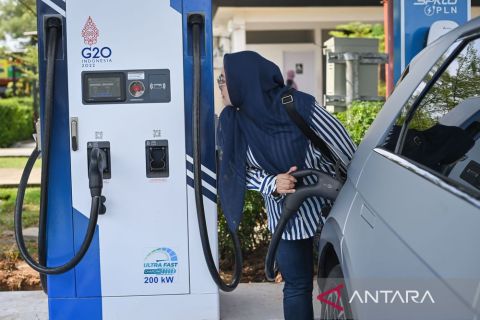 Layanan SPKLU untuk mobil listrik pemudik