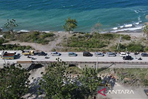 Arus mudik Palu-Sulbar