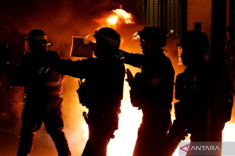 Paris membara tanggapi pidato Presiden Macron