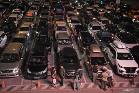 Prediksi puncak arus mudik di Pelabuhan Merak
