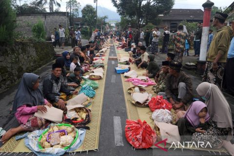 Menengok tradisi Syawalan di lereng Gunung Merapi