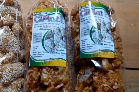 Bulan puasa omzet kue manco capai Rp3 juta/hari