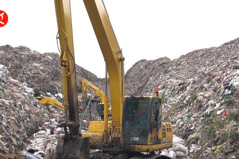 Buka jalan, TPA Antang Makassar keruk sampah