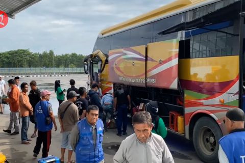 Arus mudik angkutan AKAP di terminal Gambut Barakat naik 70 persen