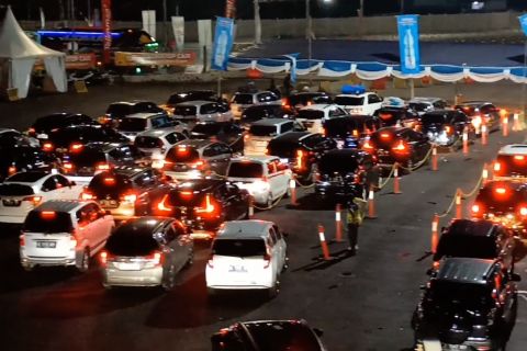 Lebaran, pemudik masih padati Dermaga Eksekutif Pelabuhan Merak