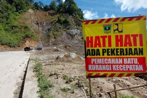 Longsor jalan Malalak telah dibersihkan petugas