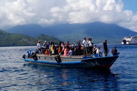 Perahu motor, andalan pemudik jalin silaturahmi