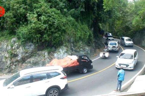 Rawan kecelakaan, tim gabungan siap siaga 24 jam di Jalur Gumitir