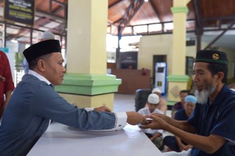 Warga binaan Lapas Gorontalo terima zakat fitrah