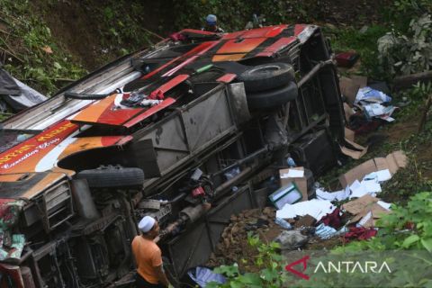 Tiga santri meninggal dunia dalam kecelakaan bus di Parigi Moutong