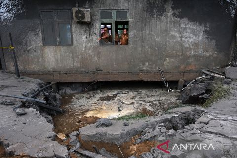 Semburan lumpur panas di Mempawah